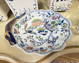 Beautiful Polychrome Davenport's Dish