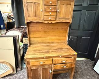 Primitive Country Hutch