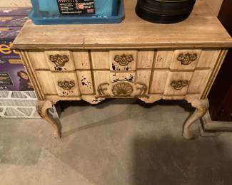 Top lifts up - chest