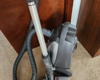 Kenmore Elite Series 800 Crossover Vacuum. 