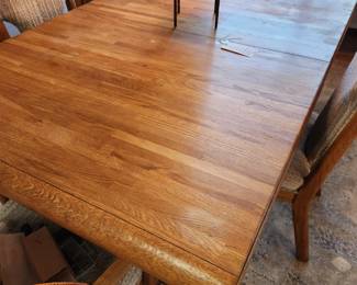 Modern Vintage Oak Table with Leafs and 6 Matching Chairs. 