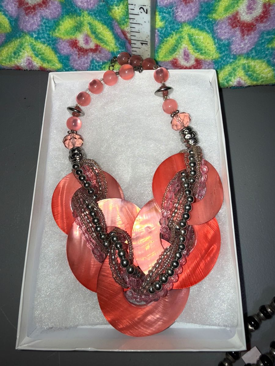 Pinky Peachy Necklace $5.00