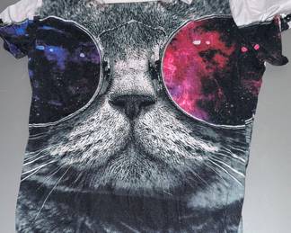 Lu Ren Jaio Dian XL Shirt $10.00