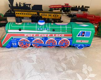 Tin train 