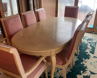 Dining table with 6 chairs 
