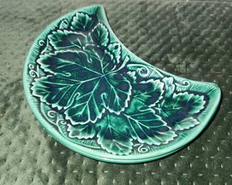 Wedgwood Majolica green grape leaf crescent plate