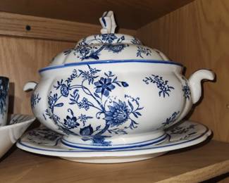 Vintage soup tureen