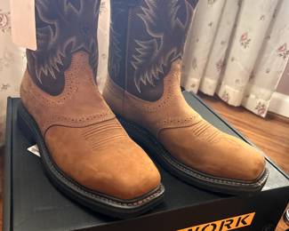 ARIAT Steel toe boots - BRAND NEW!!