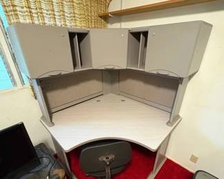 KVS081 - Corner Desk + Chair