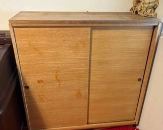 KVS087 - Large Wood Dresser