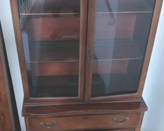KVS079 Victorian-style Mahogany Bookcase Display Cabinet