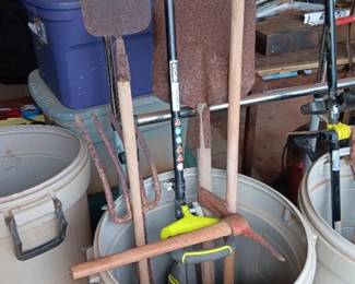 KVS018 Weed Whacker & Misc. Garden Tools