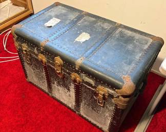 KVS084 - Vintage Chest