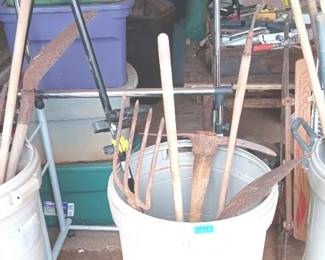 KVS022 Weed Whacker & Misc. Garden Tools