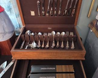 Oneida cube Stainless pattern DOVER