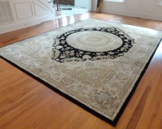 The colors and wool of this Rug is amazing.  The house is spotless so no problem buying a rug here.