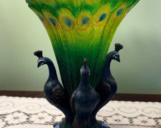 Toscano Grand Plumage Peacock set of 2 vases