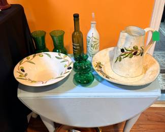 Small drop leaf painted side table & kitchen items 