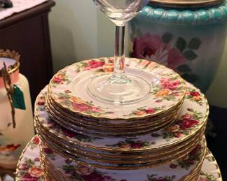 Old Country Roses by Royal Albert dish set