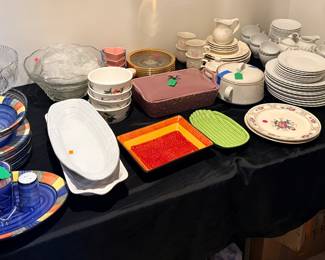 Kitchen items and cookware 