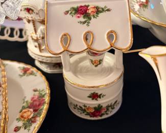 Old Country Roses by Royal Albert Wishing Well