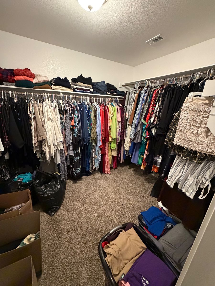 Women’s clothes, M to 4x 