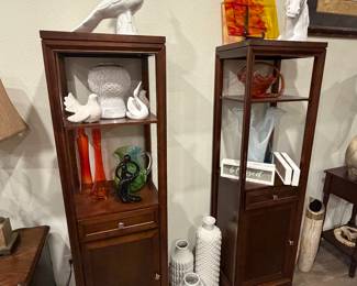 Pair of shelf cabinets 