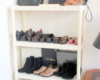 Designer Women’s Shoes / Handbags

