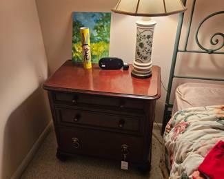 Side Table and porcelain /Lamp