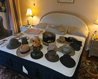 King Size Sterns & Foster mattress  with motorized adjustable  platform (Ease)