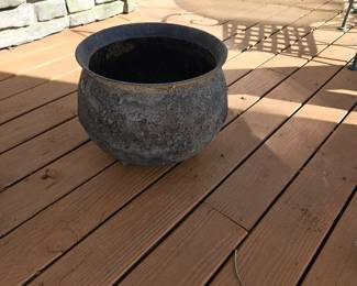 Cast iron cauldron 