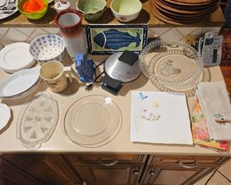 Various kitchen ware