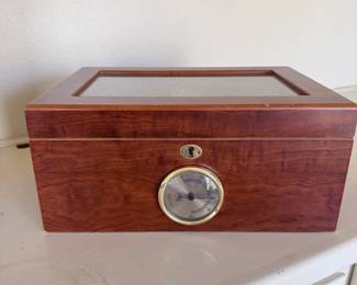 Solid wood, humidor, large size very nice