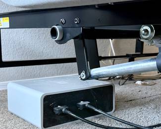 Electric adjusting bed