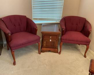 2 burgundy chairs-26x31 & Broyhill side table-18x23x23
