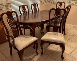 2 captain chairs & 4 chairs-20x41