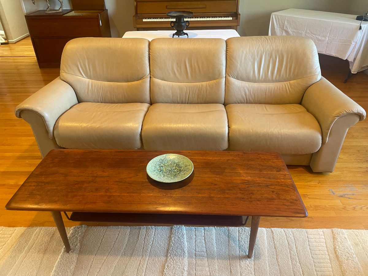 Peter Hvidt for France& Son 
Mid -C  Modern