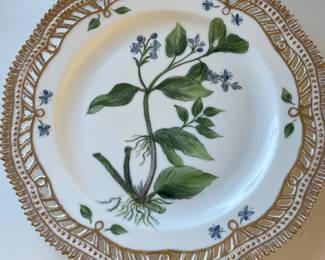 Set of Danica pierced porc numbered salad plates