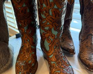 Heritage boots size 6