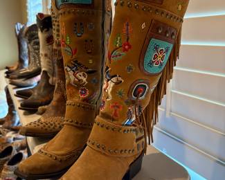 Beautiful never been worn !