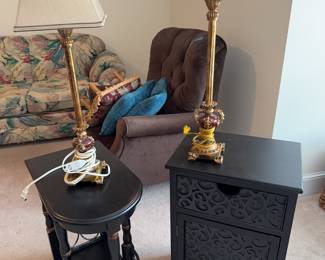 2 sofa end tables in black with matching lamps (working)