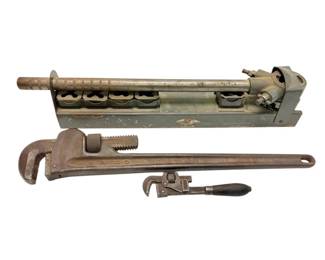 Craftsman Pipethreader And Wrenches