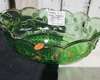 ANTIQUE U S GLASS COMPANY GREEN GLASS BOWL