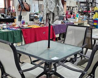 PATIO TABLE / CHAIRS / UMBRELLA