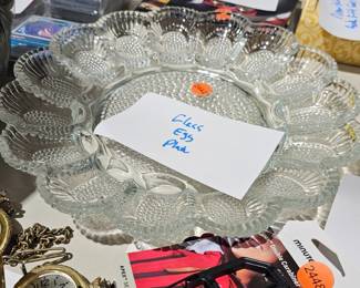 GLASS EGG PLATE