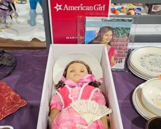 AMERICAN GIRL DOLL