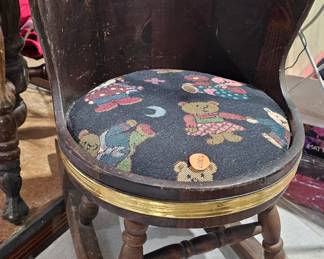 CHILDRENS BARREL BACK CHAIR