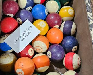 BILLARD / POOL BALL LOT