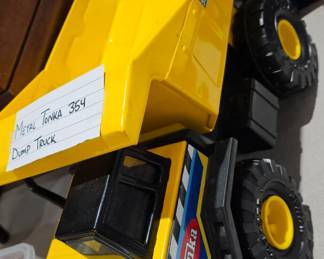 TONKA DUMP TRUCK TOY