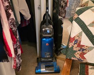 Hoover WindTunnel vacuum